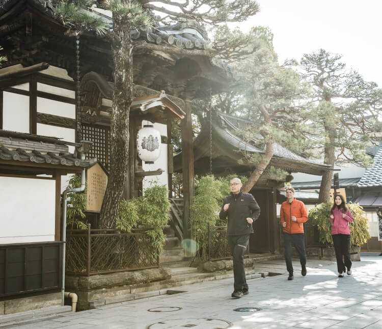 Walking Tour of Zenkoji Temple Guided by a Priest, With Buddhist Shojin Vegetarian Meal